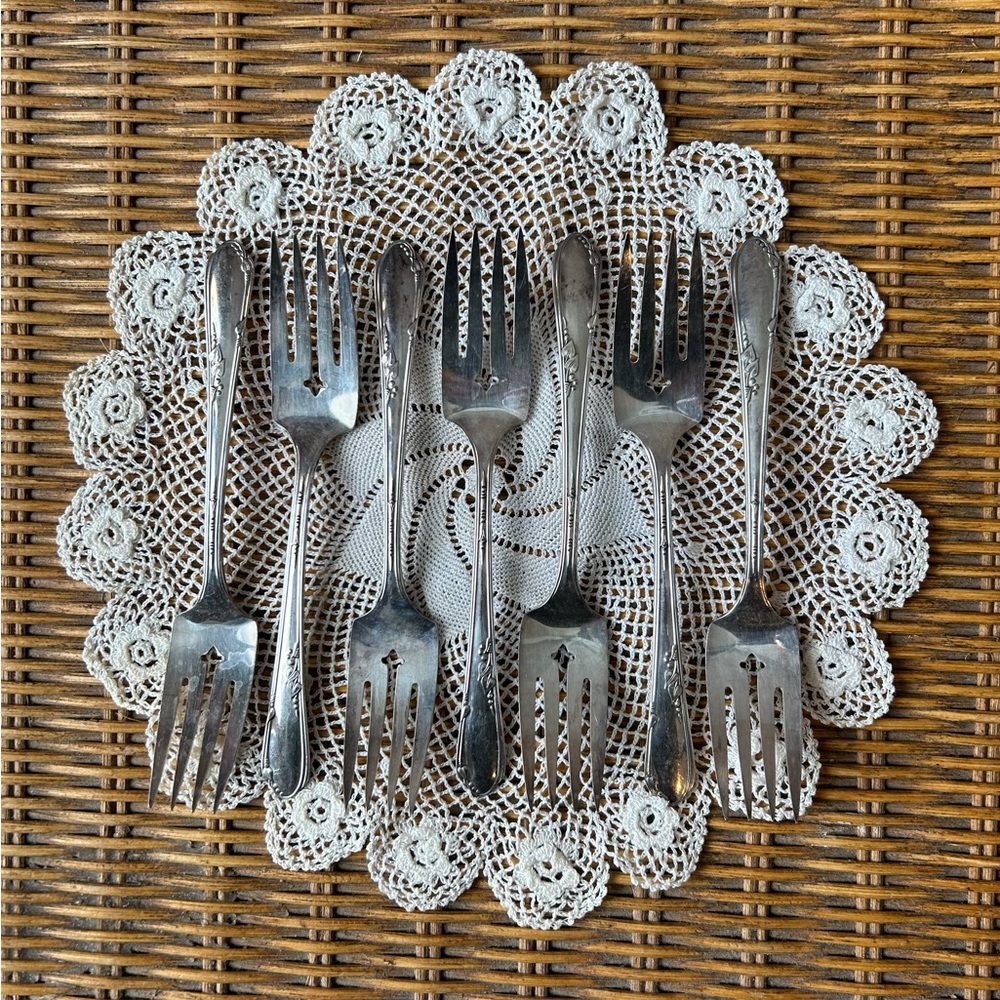 Vintage Rogers Oneida “Meadowbrook” Silver Plate, 1936, Seven Salad Forks